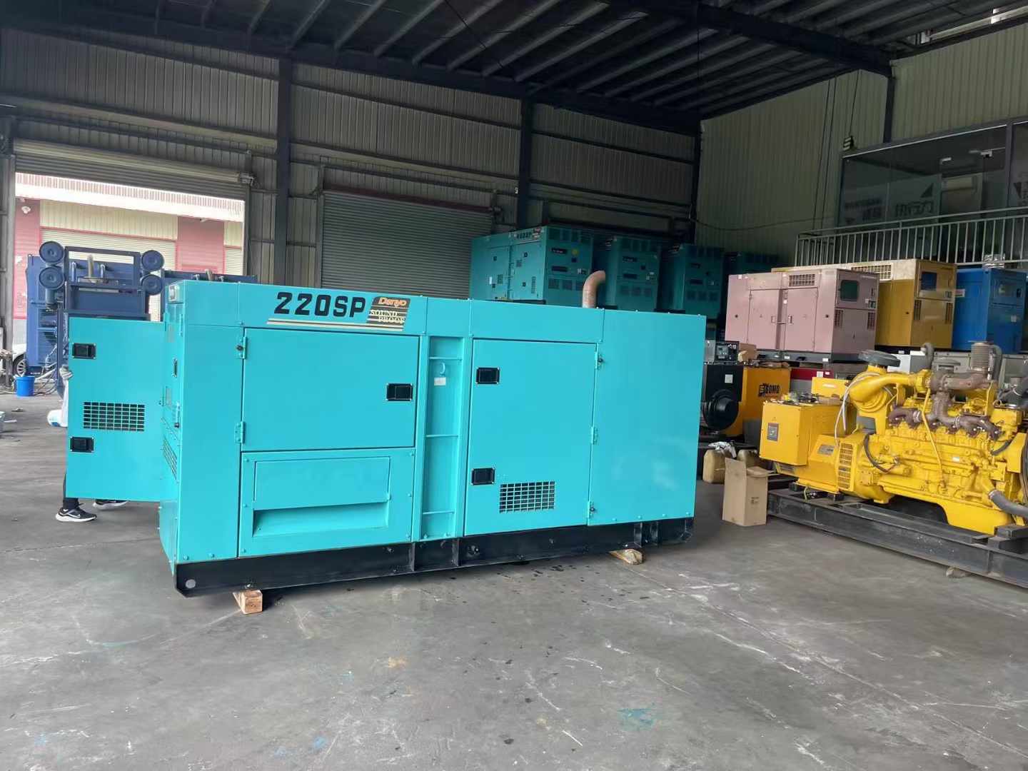 万年800kW 柴油发电机的输出电流波动范围是多少?
